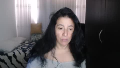 Snapshot of yasmin_love85 chatting on January 9, 2025, 3:44 pm yasmin_love85 online show from January 9, 2025, 3:44 pm
