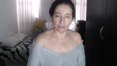 Snapshot of yasmin_love85 chatting on January 10, 2025, 3:48 pm yasmin_love85 online show from January 10, 2025, 3:48 pm