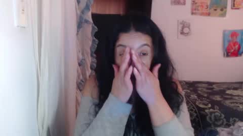 Snapshot of yasmin_love85 chatting on February 18, 2025, 3:32 pm yasmin_love85 online show from February 18, 2025, 3:32 pm