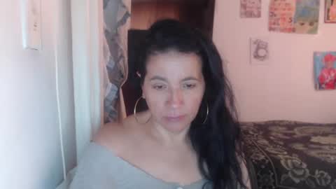 Snapshot of yasmin_love85 chatting on March 10, 2025, 4:14 pm yasmin_love85 online show from March 10, 2025, 4:14 pm