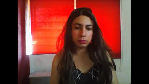 Yasmin Paez online show from November 8, 2025, 4:51 pm
