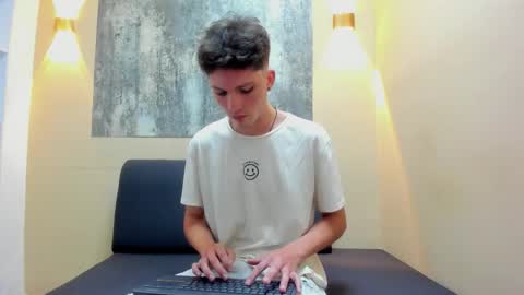 Yatson online show from March 25, 2026, 8:59 pm