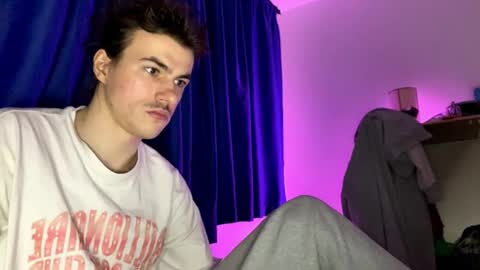 yayay333 online show from April 16, 2026, 12:11 am