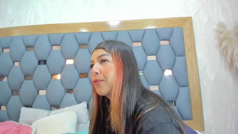 yayi derek  online show from October 25, 2025, 11:40 am