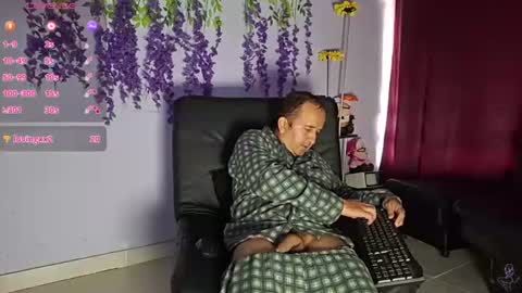 Snapshot of yazflor chatting on July 3, 2026, 3:07 pm Hazzan y Greisy online show from July 3, 2026, 3:07 pm