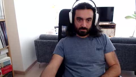 yeeaahoo online show from October 13, 2025, 8:47 am