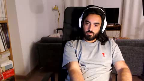 yeeaahoo online show from October 15, 2025, 6:19 pm