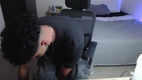 yeff online show from October 14, 2025, 11:49 pm