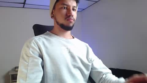 yeff online show from October 31, 2025, 1:28 am