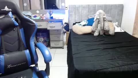 Snapshot of yeibles_hana2 chatting on October 10, 2025, 11:48 pm yeibles_hana2 online show from October 10, 2025, 11:48 pm