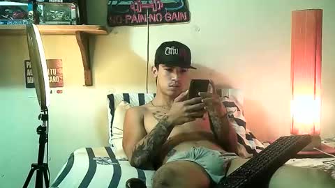Snapshot of yeisoncastellanos1999 chatting on April 6, 2026, 8:10 pm yeisoncastellanos1999 online show from April 6, 2026, 8:10 pm