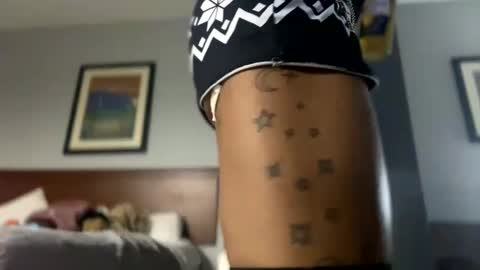 Snapshot of yelladaniella chatting on December 26, 2024, 6:41 am Ella Ts online show from December 26, 2024, 6:41 am