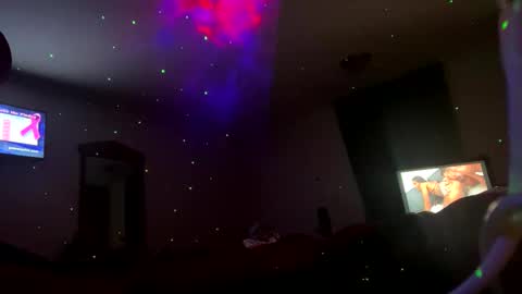 Snapshot of yelladaniella chatting on October 6, 2025, 8:34 am Ella Ts online show from October 6, 2025, 8:34 am