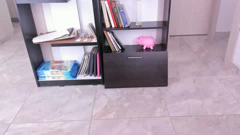 yenlo01 online show from February 6, 2025, 9:38 pm