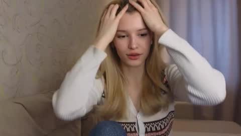 Snapshot of yennaone chatting on February 26, 2026, 5:06 am Yenna online show from February 26, 2026, 5:06 am