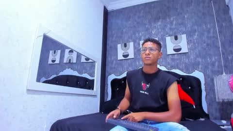 Snapshot of yeps_pluss chatting on October 14, 2025, 8:31 pm M O R E N O online show from October 14, 2025, 8:31 pm