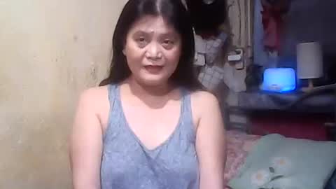 Snapshot of yesimpretty chatting on October 20, 2025, 5:13 pm hi im bea online show from October 20, 2025, 5:13 pm