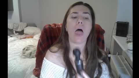 Kira online show from November 28, 2025, 2:20 pm