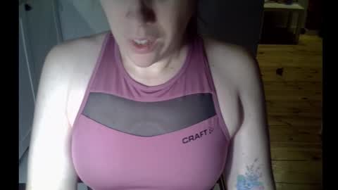 Kira online show from December 5, 2025, 2:03 pm