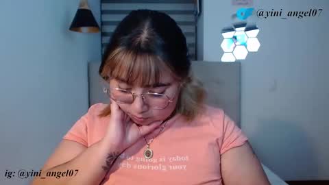 hii i am yini online show from November 10, 2025, 3:05 am