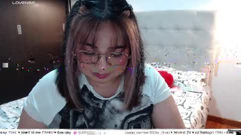 hii i am yini online show from April 7, 2026, 3:40 am