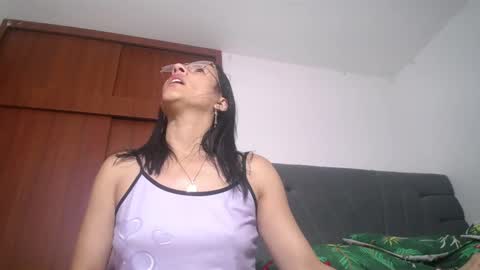 Snapshot of yinn_silver chatting on January 16, 2026, 12:53 pm Yiny online show from January 16, 2026, 12:53 pm