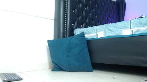 Yiovanna online show from February 20, 2025, 11:54 pm