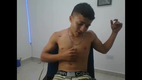 yissus_20 online show from April 11, 2026, 4:11 pm