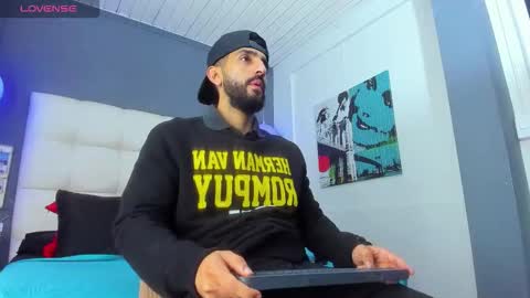 Yiyo online show from February 4, 2026, 4:51 am