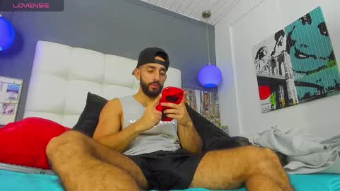 Yiyo online show from February 10, 2026, 4:27 am