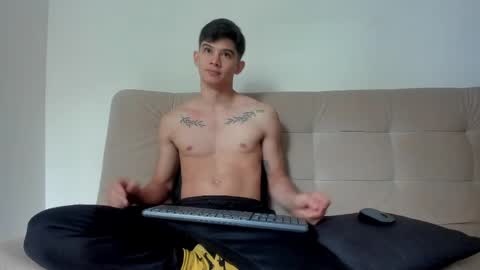 yizus_bonz online show from April 14, 2026, 6:14 pm