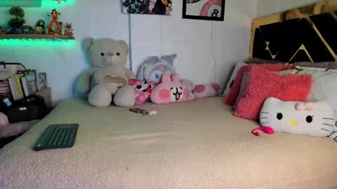 Snapshot of yluismag chatting on October 6, 2025, 8:34 am lucy online show from October 6, 2025, 8:34 am