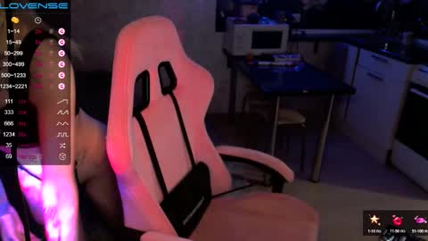     online show from February 3, 2025, 8:46 pm