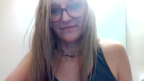 yogabuttttttt online show from October 3, 2025, 2:41 am