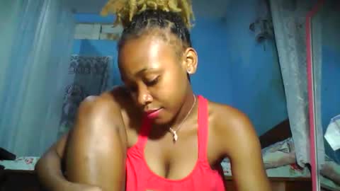yolandrina90 online show from October 7, 2025, 6:16 pm