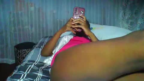 yolandrina90 online show from October 22, 2025, 7:13 pm