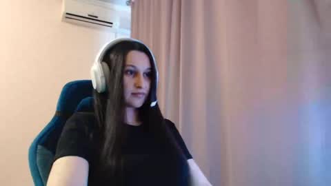 Sophie online show from April 29, 2026, 3:49 pm