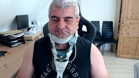 yoschi1976 online show from September 14, 2025, 11:20 am