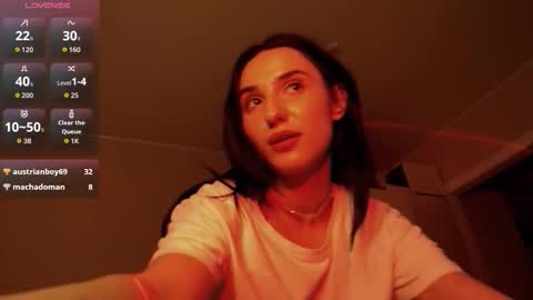 LexieNate online show from September 14, 2025, 8:46 am