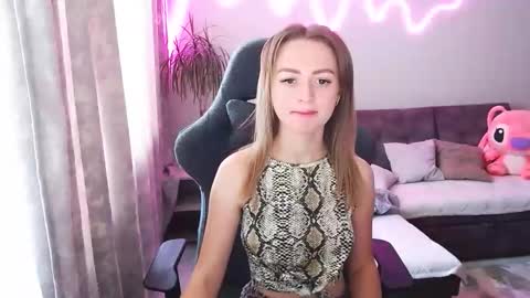 Bella online show from May 25, 2026, 7:36 am