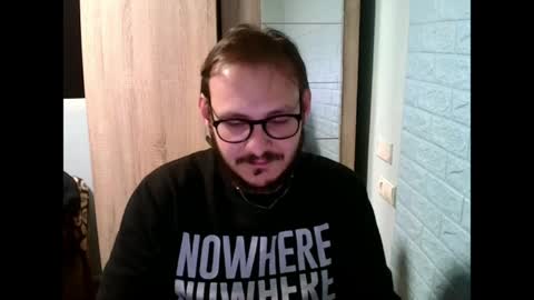 Snapshot of younromki chatting on April 6, 2026, 7:04 pm A... online show from April 6, 2026, 7:04 pm