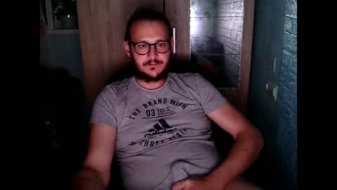 Snapshot of younromki chatting on April 11, 2026, 6:34 pm A... online show from April 11, 2026, 6:34 pm