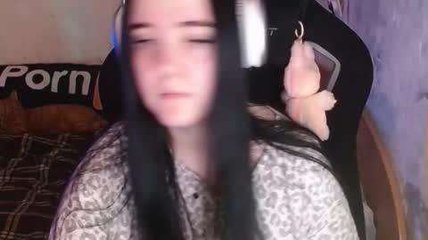 your_8a8y online show from November 25, 2025, 6:57 am