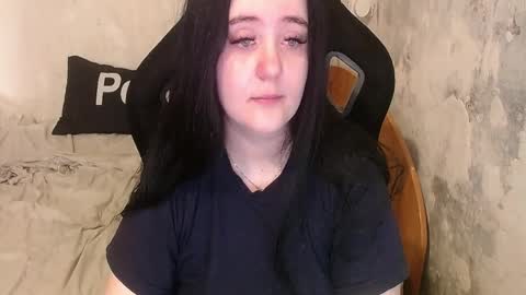 Snapshot of your_8a8y chatting on April 4, 2026, 5:49 am your_8a8y online show from April 4, 2026, 5:49 am