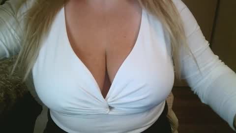 Maria Love online show from February 3, 2026, 6:40 am