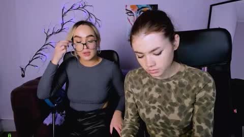 Snapshot of your_bunny12 chatting on November 6, 2025, 1:23 pm your bunny12 online show from November 6, 2025, 1:23 pm