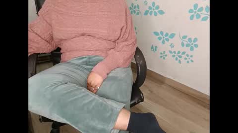 Snapshot of your_charming_baby chatting on December 30, 2024, 6:31 am your_charming_baby online show from December 30, 2024, 6:31 am