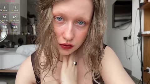 Snapshot of your_coraline_ chatting on January 10, 2025, 7:35 am your_coraline_ online show from January 10, 2025, 7:35 am