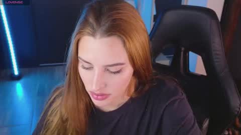 Snapshot of your_dream1217 chatting on October 23, 2025, 1:27 am Valery online show from October 23, 2025, 1:27 am