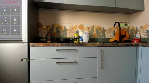 Snapshot of your_dream_alice chatting on February 22, 2025, 7:56 am Alice online show from February 22, 2025, 7:56 am